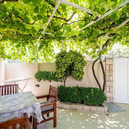 Vulic - With Terrace Apartment