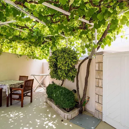 Vulic - With Terrace アパート